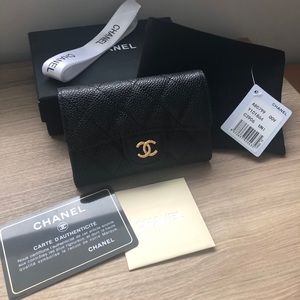 CHANEL 1:1 Cardholder